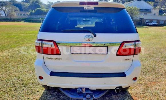 Buy Used Toyota Fortuner White Car in Beitbridge in Matabeleland South Buy Used Toyota Fortuner White Car in Beitbridge in Matabeleland South