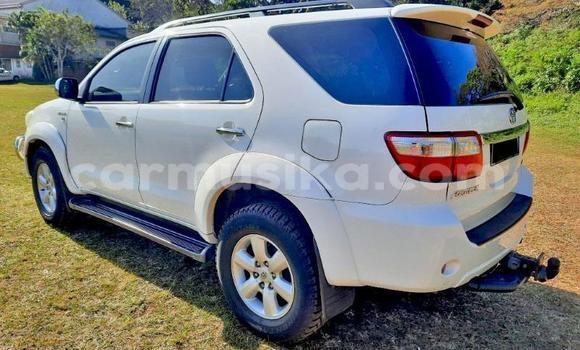 Buy Used Toyota Fortuner White Car in Beitbridge in Matabeleland South Buy Used Toyota Fortuner White Car in Beitbridge in Matabeleland South