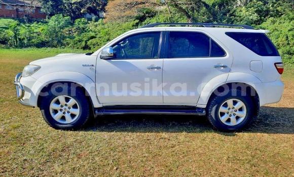 Buy Used Toyota Fortuner White Car in Beitbridge in Matabeleland South Buy Used Toyota Fortuner White Car in Beitbridge in Matabeleland South