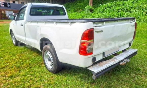 Acheter Occasion Voiture Toyota Hilux Blanc à Beitbridge, Matabeleland South Acheter Occasion Voiture Toyota Hilux Blanc à Beitbridge, Matabeleland South