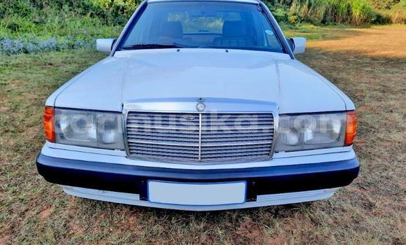 Acheter Occasion Voiture Mercedes‒Benz C–Class Blanc à Beitbridge, Matabeleland South Acheter Occasion Voiture Mercedes‒Benz C–Class Blanc à Beitbridge, Matabeleland South