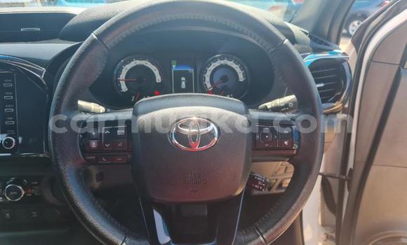 Buy Used Toyota Hilux White Car in Beitbridge in Matabeleland South Buy Used Toyota Hilux White Car in Beitbridge in Matabeleland South