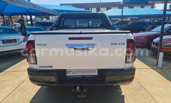 Buy Used Toyota Hilux White Car in Beitbridge in Matabeleland South Buy Used Toyota Hilux White Car in Beitbridge in Matabeleland South