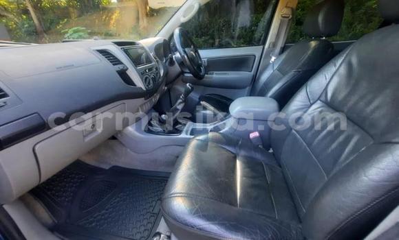 Buy Used Toyota Hilux Blue Car in Beitbridge in Matabeleland South Buy Used Toyota Hilux Blue Car in Beitbridge in Matabeleland South