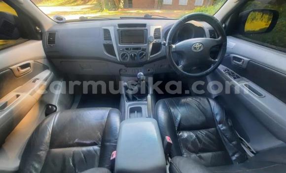 Buy Used Toyota Hilux Blue Car in Beitbridge in Matabeleland South Buy Used Toyota Hilux Blue Car in Beitbridge in Matabeleland South
