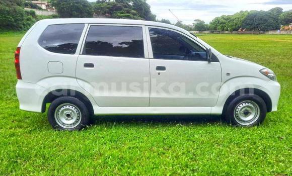 Buy Used Toyota Avanza White Car in Beitbridge in Matabeleland South Buy Used Toyota Avanza White Car in Beitbridge in Matabeleland South