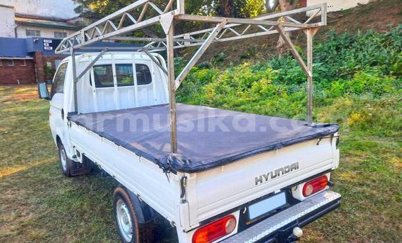 Acheter Occasion Utilitaire Hyundai H200 Blanc à Beitbridge, Matabeleland South Acheter Occasion Utilitaire Hyundai H200 Blanc à Beitbridge, Matabeleland South