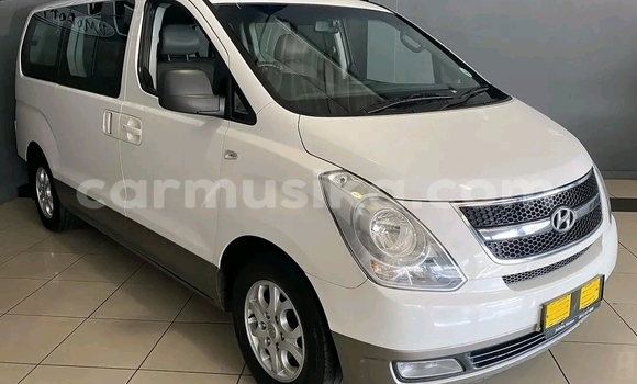Buy Used Hyundai H1 White Car in Beitbridge in Matabeleland South Buy Used Hyundai H1 White Car in Beitbridge in Matabeleland South