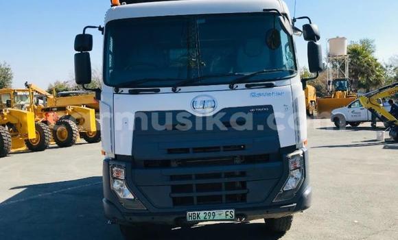 Tenga Tsaru Toyota Kluger Chena Mota in Beitbridge in Matabeleland South Tenga Tsaru Toyota Kluger Chena Mota in Beitbridge in Matabeleland South