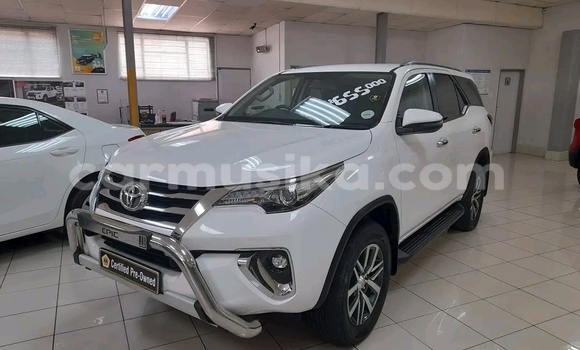 Buy Used Toyota Fortuner White Car in Beitbridge in Matabeleland South Buy Used Toyota Fortuner White Car in Beitbridge in Matabeleland South