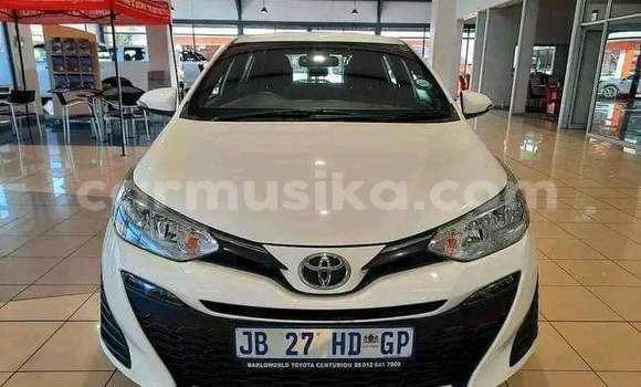 Nunua Ilio tumika Toyota Yaris Fedha Gari ndani ya Beitbridge nchini Matabeleland Kusini Nunua Ilio tumika Toyota Yaris Fedha Gari ndani ya Beitbridge nchini Matabeleland Kusini
