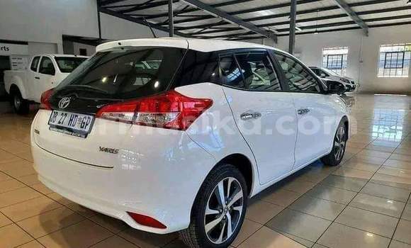 Nunua Ilio tumika Toyota Yaris Fedha Gari ndani ya Beitbridge nchini Matabeleland Kusini Nunua Ilio tumika Toyota Yaris Fedha Gari ndani ya Beitbridge nchini Matabeleland Kusini
