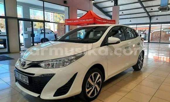 Nunua Ilio tumika Toyota Yaris Fedha Gari ndani ya Beitbridge nchini Matabeleland Kusini Nunua Ilio tumika Toyota Yaris Fedha Gari ndani ya Beitbridge nchini Matabeleland Kusini