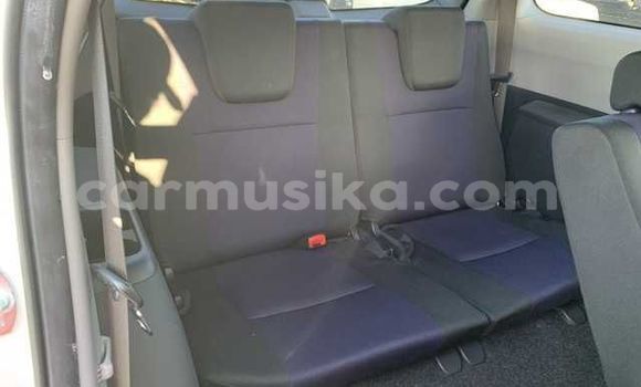 Nunua Ilio tumika Toyota Wish Nyeupe Gari ndani ya Beitbridge nchini Matabeleland Kusini Nunua Ilio tumika Toyota Wish Nyeupe Gari ndani ya Beitbridge nchini Matabeleland Kusini