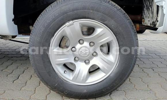 Acheter Occasion Voiture Mazda BT-50 Blanc à Beitbridge, Matabeleland South Acheter Occasion Voiture Mazda BT-50 Blanc à Beitbridge, Matabeleland South