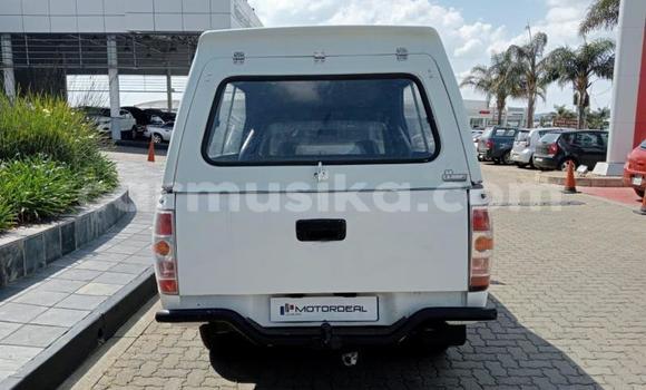 Acheter Occasion Voiture Mazda BT-50 Blanc à Beitbridge, Matabeleland South Acheter Occasion Voiture Mazda BT-50 Blanc à Beitbridge, Matabeleland South