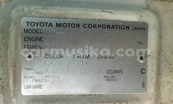 Buy Used Toyota Hiace White Car in Beitbridge in Matabeleland South Buy Used Toyota Hiace White Car in Beitbridge in Matabeleland South