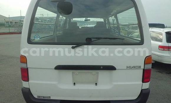 Buy Used Toyota Hiace White Car in Beitbridge in Matabeleland South Buy Used Toyota Hiace White Car in Beitbridge in Matabeleland South