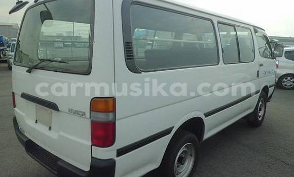 Buy Used Toyota Hiace White Car in Beitbridge in Matabeleland South Buy Used Toyota Hiace White Car in Beitbridge in Matabeleland South