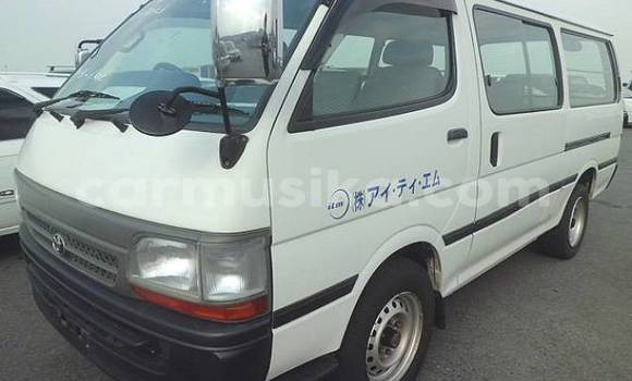 Buy Used Toyota Hiace White Car in Beitbridge in Matabeleland South Buy Used Toyota Hiace White Car in Beitbridge in Matabeleland South
