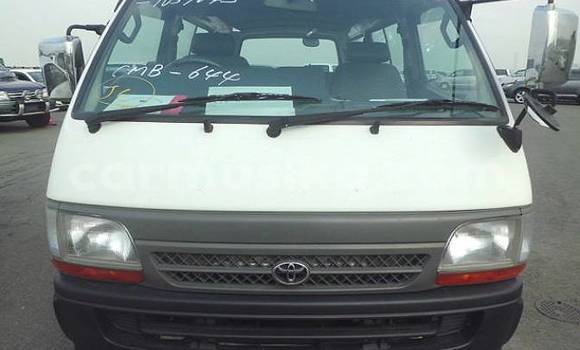 Buy Used Toyota Hiace White Car in Beitbridge in Matabeleland South Buy Used Toyota Hiace White Car in Beitbridge in Matabeleland South