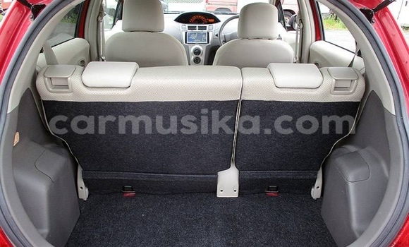 Acheter Occasion Voiture Toyota Vitz Rouge à Beitbridge, Matabeleland South Acheter Occasion Voiture Toyota Vitz Rouge à Beitbridge, Matabeleland South