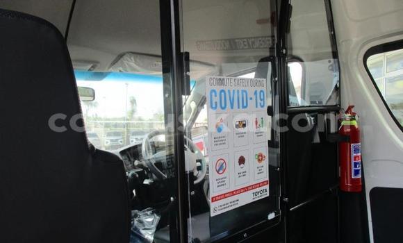 Acheter Occasion Voiture Toyota Hiace Blanc à Beitbridge, Matabeleland South Acheter Occasion Voiture Toyota Hiace Blanc à Beitbridge, Matabeleland South