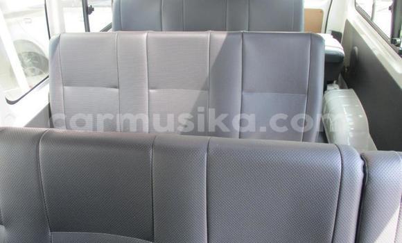 Acheter Occasion Voiture Toyota Hiace Blanc à Beitbridge, Matabeleland South Acheter Occasion Voiture Toyota Hiace Blanc à Beitbridge, Matabeleland South