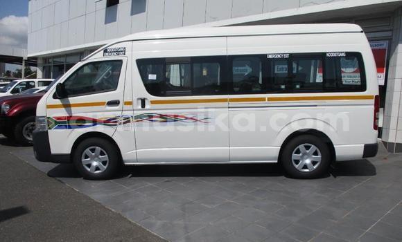 Acheter Occasion Voiture Toyota Hiace Blanc à Beitbridge, Matabeleland South Acheter Occasion Voiture Toyota Hiace Blanc à Beitbridge, Matabeleland South
