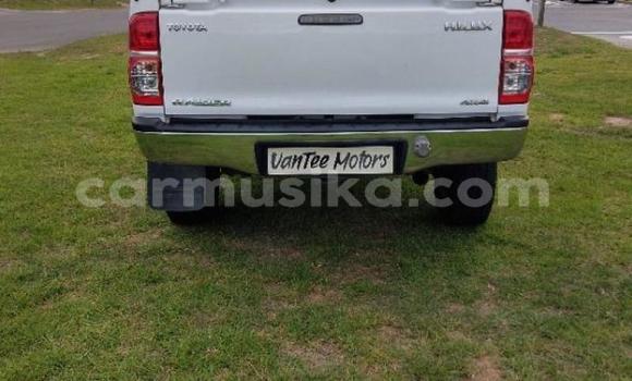 Nunua Ilio tumika Toyota Hilux Nyeupe Gari ndani ya Beitbridge nchini Matabeleland Kusini Nunua Ilio tumika Toyota Hilux Nyeupe Gari ndani ya Beitbridge nchini Matabeleland Kusini