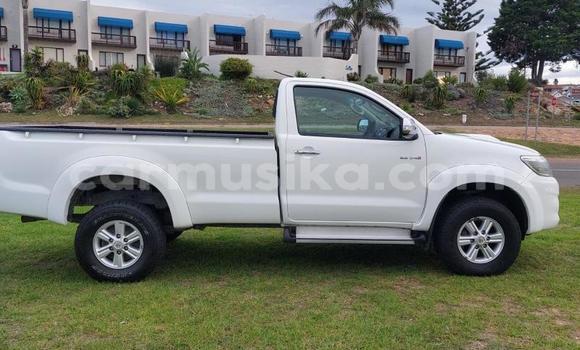 Nunua Ilio tumika Toyota Hilux Nyeupe Gari ndani ya Beitbridge nchini Matabeleland Kusini Nunua Ilio tumika Toyota Hilux Nyeupe Gari ndani ya Beitbridge nchini Matabeleland Kusini