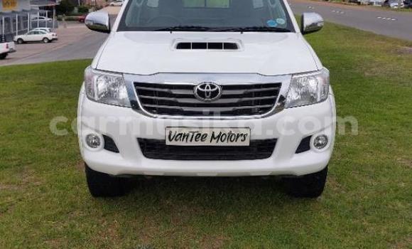 Nunua Ilio tumika Toyota Hilux Nyeupe Gari ndani ya Beitbridge nchini Matabeleland Kusini Nunua Ilio tumika Toyota Hilux Nyeupe Gari ndani ya Beitbridge nchini Matabeleland Kusini