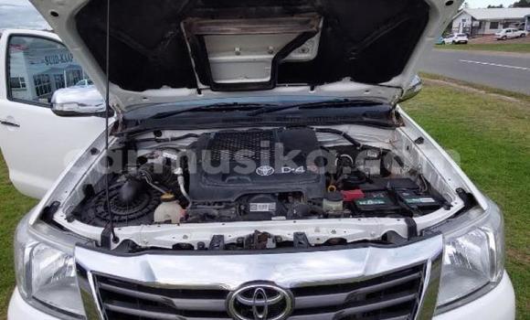 Nunua Ilio tumika Toyota Hilux Nyeupe Gari ndani ya Beitbridge nchini Matabeleland Kusini Nunua Ilio tumika Toyota Hilux Nyeupe Gari ndani ya Beitbridge nchini Matabeleland Kusini