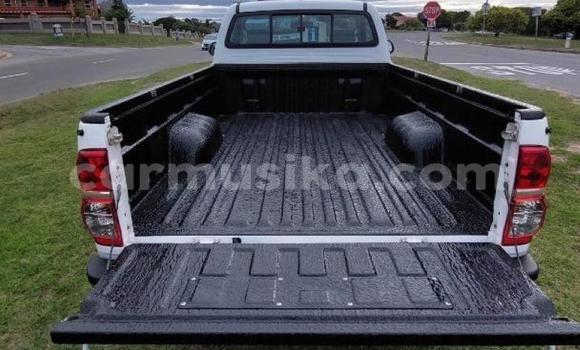 Nunua Ilio tumika Toyota Hilux Nyeupe Gari ndani ya Beitbridge nchini Matabeleland Kusini Nunua Ilio tumika Toyota Hilux Nyeupe Gari ndani ya Beitbridge nchini Matabeleland Kusini