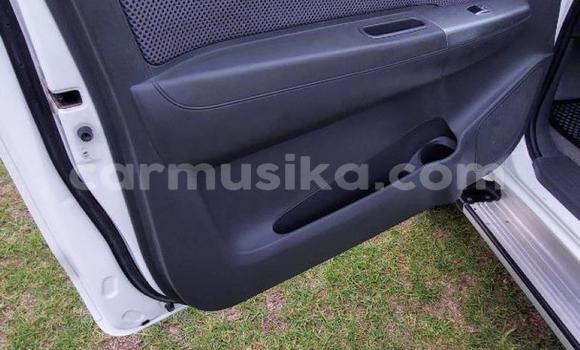 Nunua Ilio tumika Toyota Hilux Nyeupe Gari ndani ya Beitbridge nchini Matabeleland Kusini Nunua Ilio tumika Toyota Hilux Nyeupe Gari ndani ya Beitbridge nchini Matabeleland Kusini