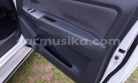 Nunua Ilio tumika Toyota Hilux Nyeupe Gari ndani ya Beitbridge nchini Matabeleland Kusini Nunua Ilio tumika Toyota Hilux Nyeupe Gari ndani ya Beitbridge nchini Matabeleland Kusini