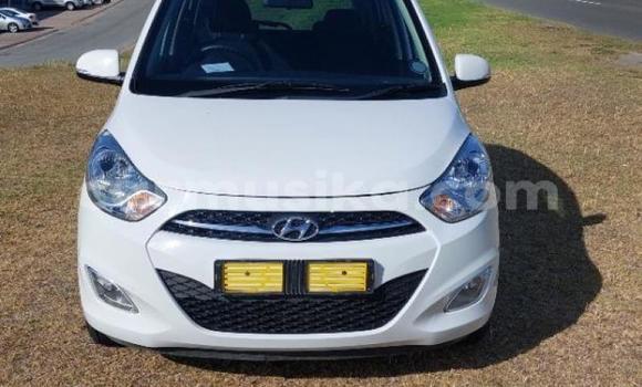 Acheter Occasion Voiture Hyundai i10 Blanc à Beitbridge, Matabeleland South
