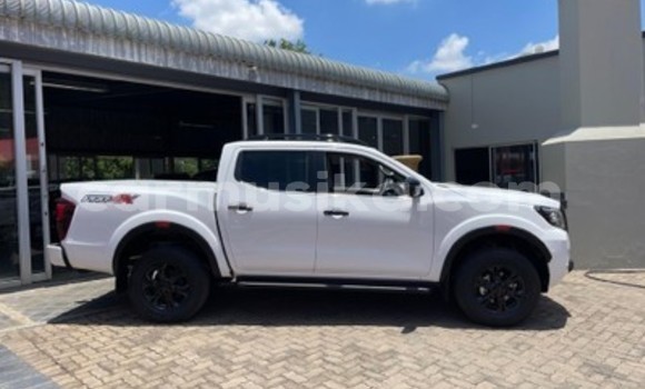 Acheter Occasion Voiture Nissan Navara Blanc à Beitbridge, Matabeleland South Acheter Occasion Voiture Nissan Navara Blanc à Beitbridge, Matabeleland South