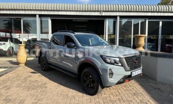 Acheter Occasion Voiture Nissan Navara Gris à Beitbridge, Matabeleland South Acheter Occasion Voiture Nissan Navara Gris à Beitbridge, Matabeleland South