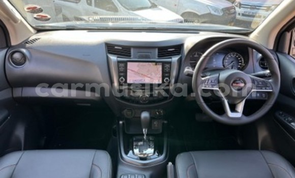 Acheter Occasion Voiture Nissan Navara Gris à Beitbridge, Matabeleland South Acheter Occasion Voiture Nissan Navara Gris à Beitbridge, Matabeleland South