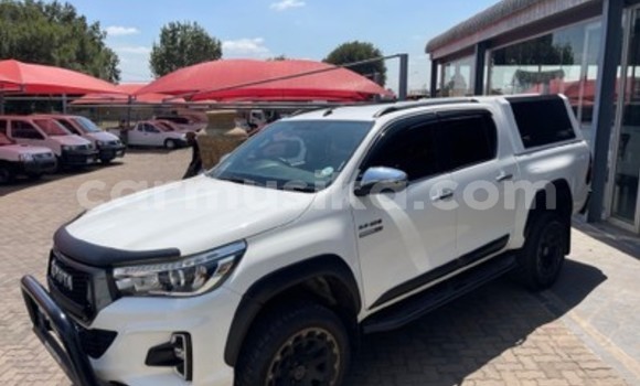 Tenga Tsaru Toyota Hilux Chena Mota in Beitbridge in Matabeleland South