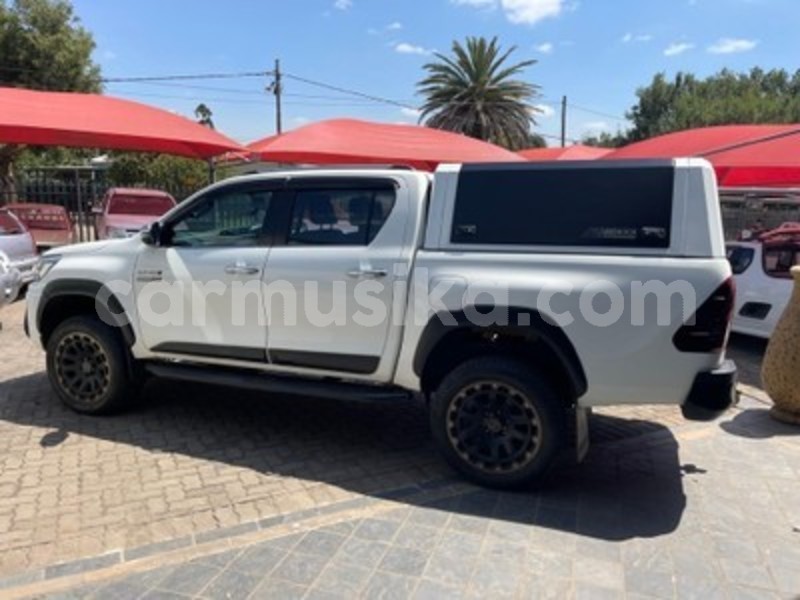 Big with watermark toyota hilux matabeleland south beitbridge 32937