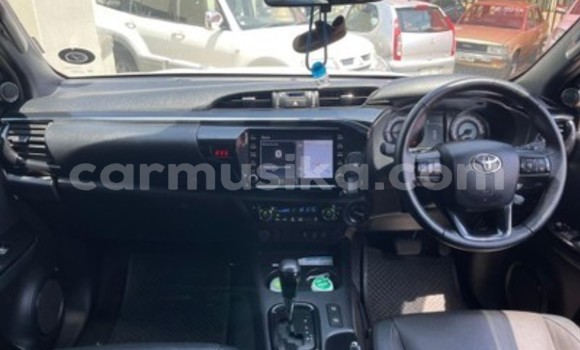 Acheter Occasion Voiture Toyota Hilux Blanc à Beitbridge, Matabeleland South Acheter Occasion Voiture Toyota Hilux Blanc à Beitbridge, Matabeleland South