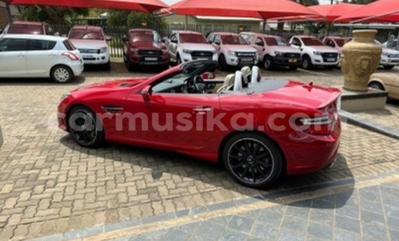 Acheter Occasion Voiture Mercedes-Benz CLS250 Rouge à Beitbridge, Matabeleland South Acheter Occasion Voiture Mercedes-Benz CLS250 Rouge à Beitbridge, Matabeleland South