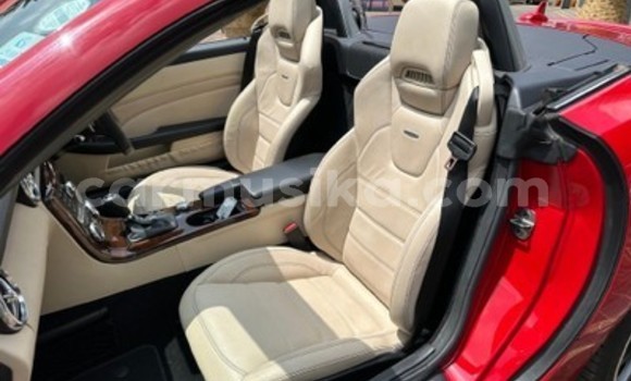 Acheter Occasion Voiture Mercedes-Benz CLS250 Rouge à Beitbridge, Matabeleland South Acheter Occasion Voiture Mercedes-Benz CLS250 Rouge à Beitbridge, Matabeleland South
