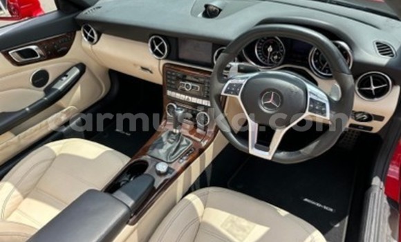 Acheter Occasion Voiture Mercedes-Benz CLS250 Rouge à Beitbridge, Matabeleland South Acheter Occasion Voiture Mercedes-Benz CLS250 Rouge à Beitbridge, Matabeleland South