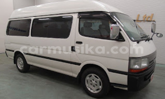 Acheter Occasion Voiture Toyota Hiace Blanc à Beitbridge, Matabeleland South Acheter Occasion Voiture Toyota Hiace Blanc à Beitbridge, Matabeleland South