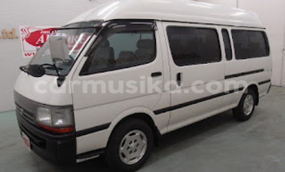 Acheter Occasion Voiture Toyota Hiace Blanc à Beitbridge, Matabeleland South Acheter Occasion Voiture Toyota Hiace Blanc à Beitbridge, Matabeleland South