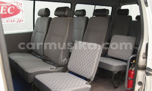 Acheter Occasion Voiture Toyota Hiace Blanc à Beitbridge, Matabeleland South Acheter Occasion Voiture Toyota Hiace Blanc à Beitbridge, Matabeleland South