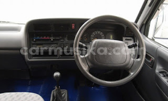 Acheter Occasion Voiture Toyota Hiace Blanc à Beitbridge, Matabeleland South Acheter Occasion Voiture Toyota Hiace Blanc à Beitbridge, Matabeleland South